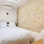 Pick A Flat's In Saint Germain - Rue Corneille Paryż