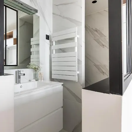 Pick A Flat's In Saint Germain - Rue Corneille Paris