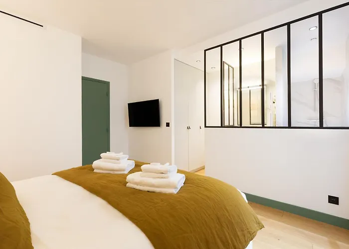 Pick A Flat's In Saint Germain - Rue Corneille * Parijs
