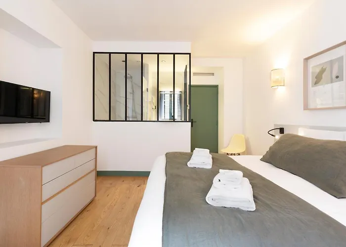 Pick A Flat's In Saint Germain - Rue Corneille * Parijs