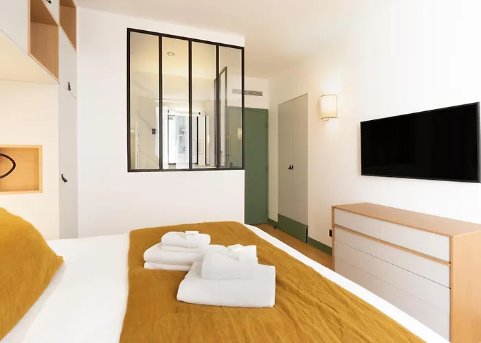 Pick A Flat's In Saint Germain - Rue Corneille * Parijs